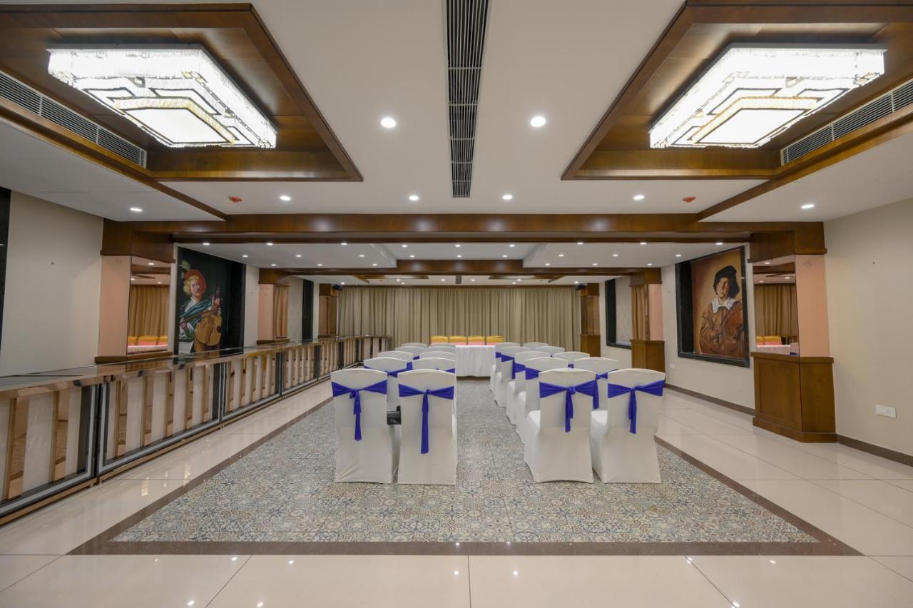 Hotel The Shivalik Bhuvanéšvar Exteriér fotografie